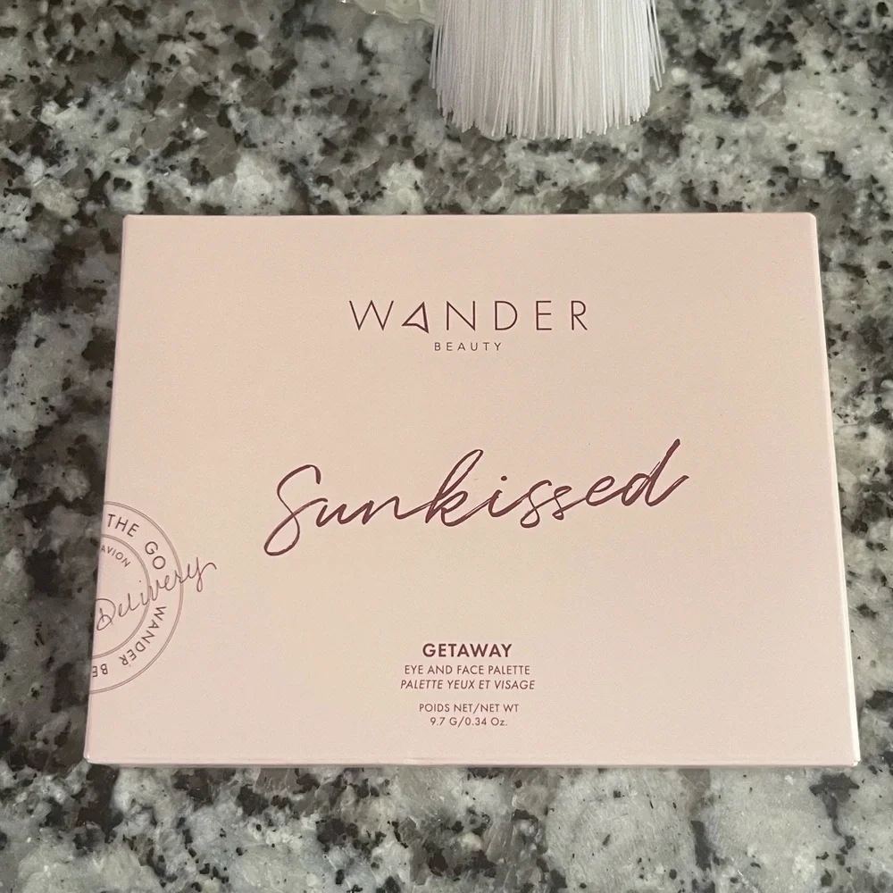HP🥳 WANDER BEAUTY SUNKISSED GETAWAY - EYE & FACE PALETTE NEW